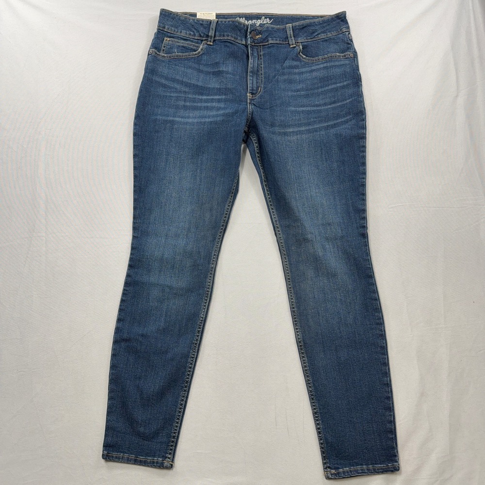 Wrangler Skinny Jeans Mid Rise Medium Wash Denim Women 13x30 NWT